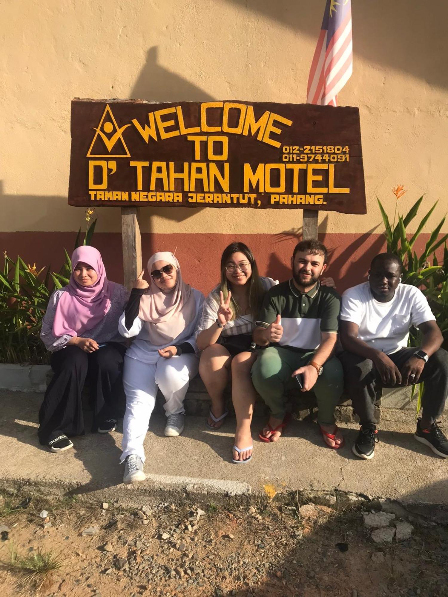 OYO 90618 D'tahan Motel Taman Negara Kuala Tahan Exterior foto