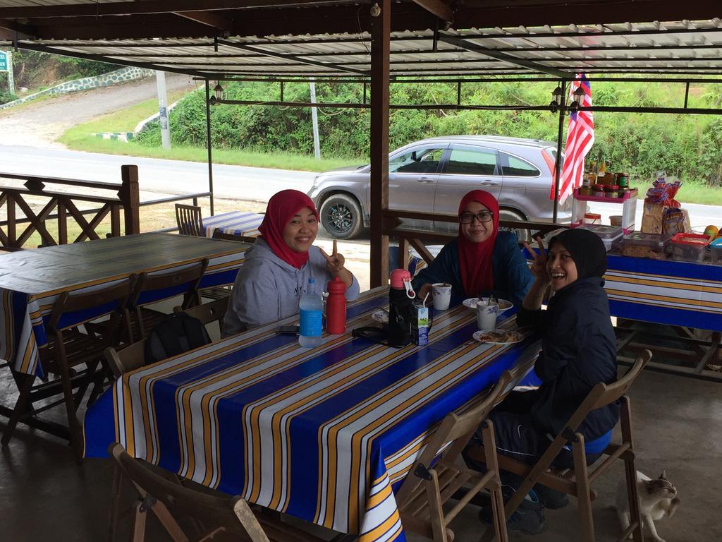 OYO 90618 D'tahan Motel Taman Negara Kuala Tahan Exterior foto
